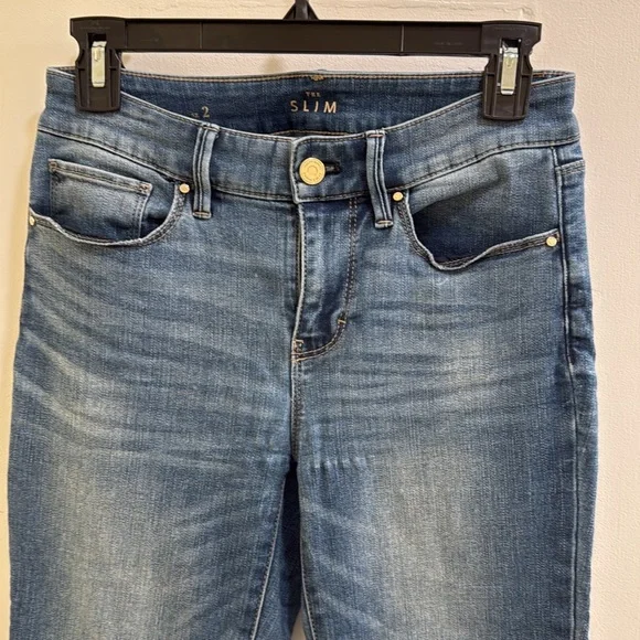 WHBM The Slim Supersoft Jeans Size 2 EUC - Picture 2 of 5